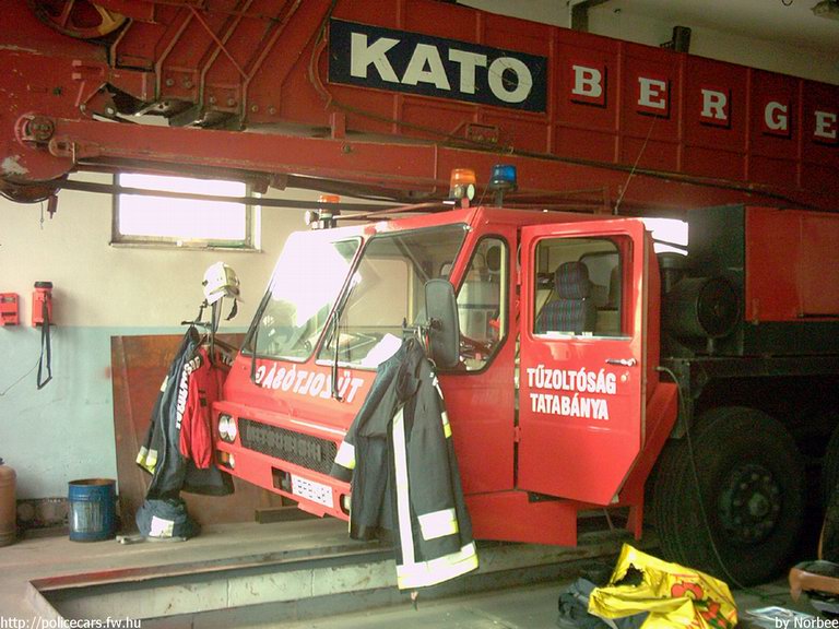 Mitsubishi Kato Berger NK 500 E, Tatabányai Hivatásos Önkormányzati Tûzoltóság, fotó: Norbee
Keywords: HÖT tûzoltóautó magyar Magyarország tûzoltó tûzoltóság BFB-491 fire firetruck Hungary hungarian