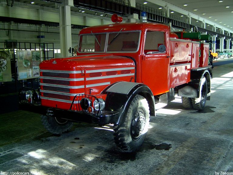 Csepel D-352, fotó: Zeegun
Keywords: tûzoltóautó