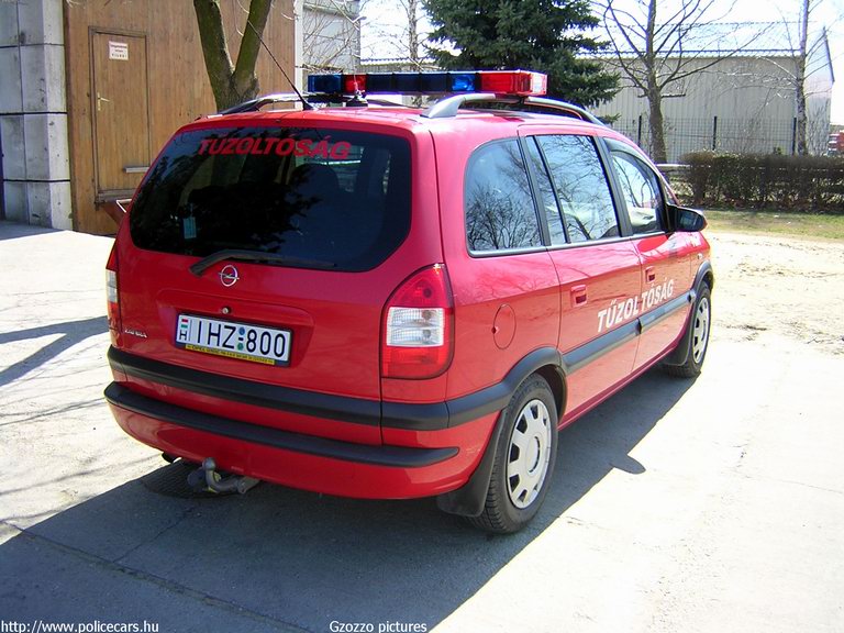 Opel Zafira, Paksi Hivatásos Önkormányzati Tûzoltóság, fotó: Gzozzo pictures
Keywords: HÖT tûzoltóautó magyar Magyarország tûzoltó tûzoltóság IHZ-800 fire firetruck Hungary hungarian