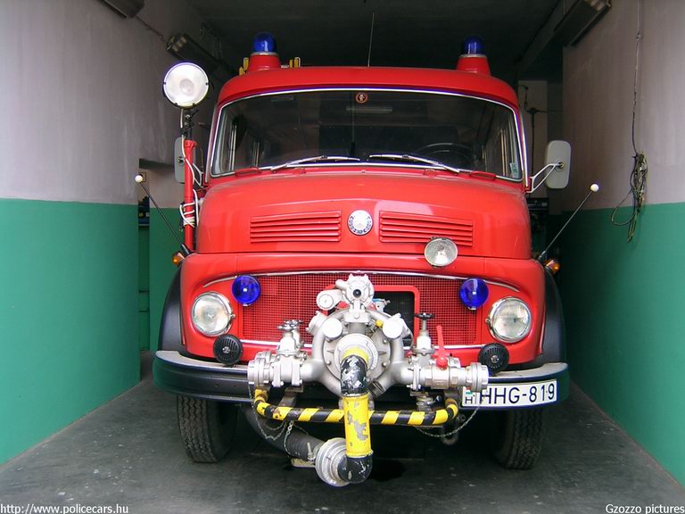 Mercedes 1113, Bonyhádi Önkéntes Tûzoltó Egyesület, fotó: Gzozzo pictures
Keywords: tûzoltó tûzoltóság tûzoltóautó ÖTE magyar Magyarország HHG-819 hungarian Hungary fire firetruck