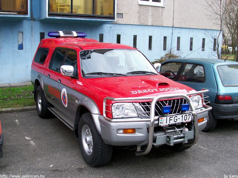 Mitsubishi L-200, Gyõri Hivatásos Önkormányzati Tûzoltóság, fotó: Kanu
Keywords: HÖT tûzoltóautó magyar Magyarország tûzoltó tûzoltóság IFG-107 fire firetruck Hungary hungarian
