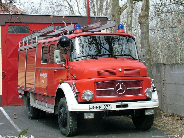 Mercedes 1113, Szigetújfalui Önkéntes Tûzoltó Egyesület, fotó: Robi
Keywords: tûzoltó tûzoltóság tûzoltóautó ÖTE magyar Magyarország GWW-071 hungarian Hungary fire firetruck