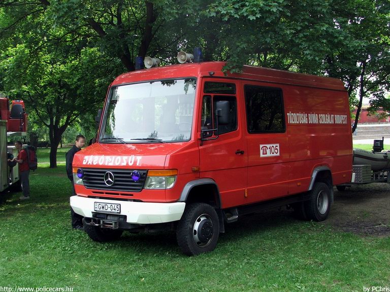 Mercedes-Benz Vario 814D, Budapest, Fõvárosi Tûzoltóparancsnokság, fotó: PChris
Keywords: HÖT tûzoltóautó magyar Magyarország tûzoltó tûzoltóság GWD-045 fire firetruck Hungary hungarian
