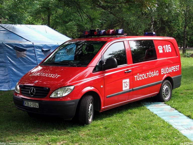 Mercedes Vito, Budapest, Fõvárosi Tûzoltóparancsnokság, fotó: PChris
Keywords: HÖT tûzoltóautó magyar Magyarország tûzoltó tûzoltóság KBJ-084 fire firetruck Hungary hungarian