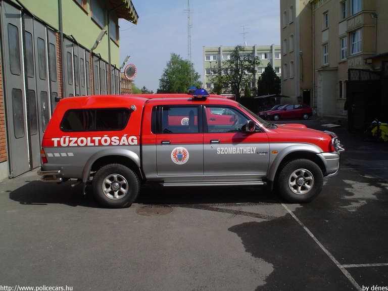 Mitsubishi L-200, Szombathelyi Hivatásos Önkormányzati Tûzoltóság, fotó: dénes
Keywords: HÖT tûzoltóautó magyar Magyarország tûzoltó tûzoltóság TUO-001 fire firetruck Hungary hungarian