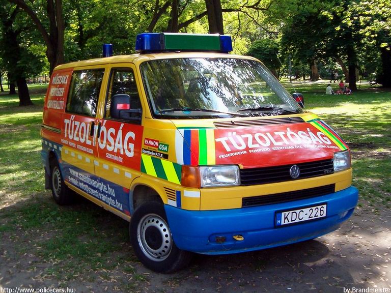 VW Transporter T4, Pilisszentiváni Önkéntes Tûzoltó Egyesület, fotó: Brandmeister
Keywords: tûzoltó tûzoltóság tûzoltóautó ÖTE magyar Magyarország KDC-226 hungarian Hungary fire firetruck
