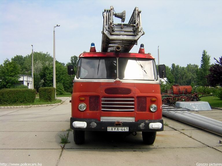 Csepel 710.30, Siófoki Hivatásos Önkormányzati Tûzoltóság, fotó: Gzozzo pictures
Keywords: HÖT tûzoltóautó magyar Magyarország tûzoltó tûzoltóság AYA-441 fire firetruck Hungary hungarian