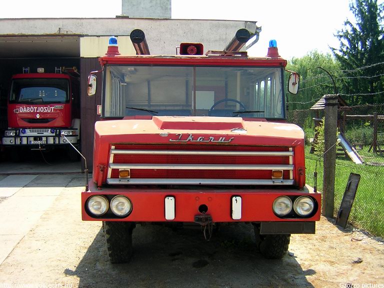 Ikarus 526, Bácsalmási Önkéntes Tûzoltóság, fotó: Gzozzo pictures
Keywords: ÖT tûzoltóautó magyar Magyarország tûzoltó tûzoltóság ADV-693 fire firetruck Hungary hungarian