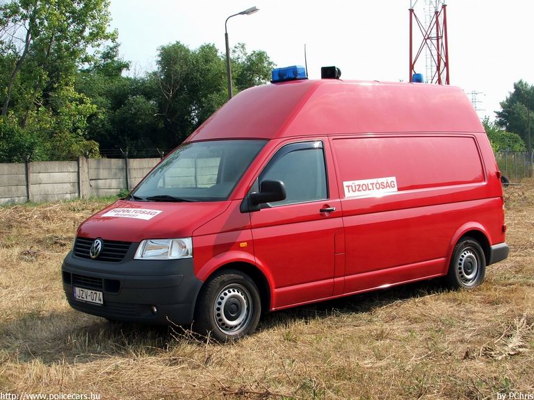 VW Transporter T5, Budapest, Fõvárosi Tûzoltóparancsnokság, fotó: PChris
Keywords: HÖT tûzoltóautó magyar Magyarország tûzoltó tûzoltóság JZV-074 fire firetruck Hungary hungarian