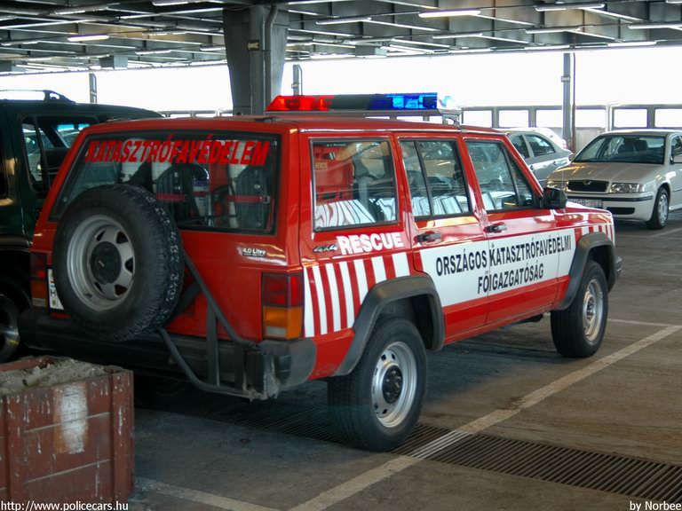 Jeep Grand Cherokee, Budapest, Országos Katasztrófavédelmi Fõigazgatóság, fotó: Norbee
Keywords: tûzoltóautó katasztrófavédelem magyar Magyarország HLN-022