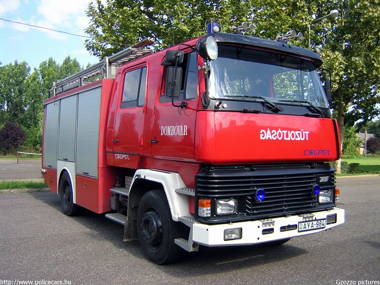 Csepel D755, Dombóvári Hivatásos Önkormányzati Tûzoltóság, fotó: Gzozzo pictures
Keywords: HÖT tûzoltóautó magyar Magyarország tûzoltó tûzoltóság AYA-984 fire firetruck Hungary hungarian