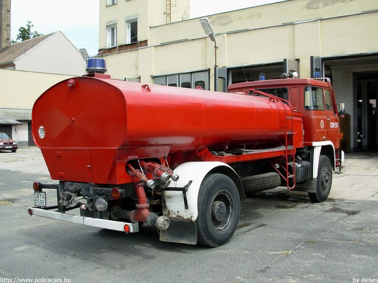 Liaz 110 vízszállító, Körmendi Hivatásos Önkormányzati Tûzoltóság, fotó: dénes
Keywords: HÖT tûzoltóautó magyar Magyarország tûzoltó tûzoltóság AYA-588 fire firetruck Hungary hungarian