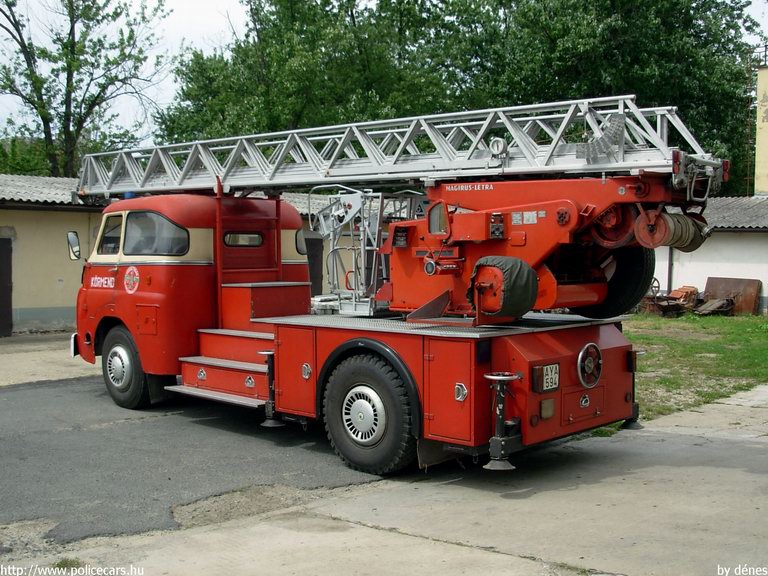 Csepel D710.30 létra, Körmendi Hivatásos Önkormányzati Tûzoltóság, fotó: dénes
Keywords: HÖT tûzoltóautó magyar Magyarország tûzoltó tûzoltóság AYA-594 fire firetruck Hungary hungarian