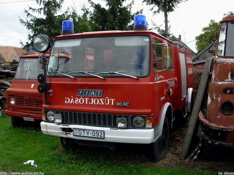 Fiat 90 NC, Csepregi Önkéntes Tûzoltóság, fotó: dénes
Keywords: ÖT tûzoltóautó magyar Magyarország tûzoltó tûzoltóság GTY-092 fire firetruck Hungary hungarian