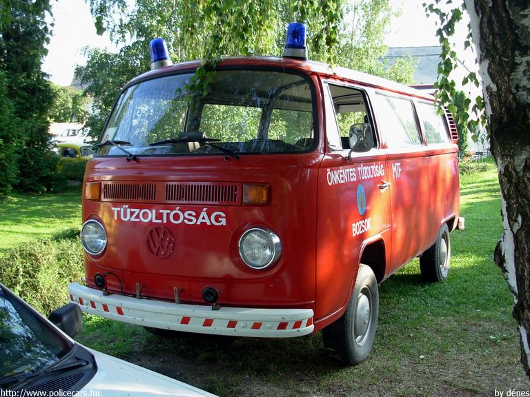 Volkswagen Transporter T2, Bozsoki Önkéntes Tûzoltó Egyesület, fotó: dénes
Keywords: ÖTE tûzoltóautó hungarian Hungary fire firetruck magyar Magyarország tûzoltó tûzoltóság