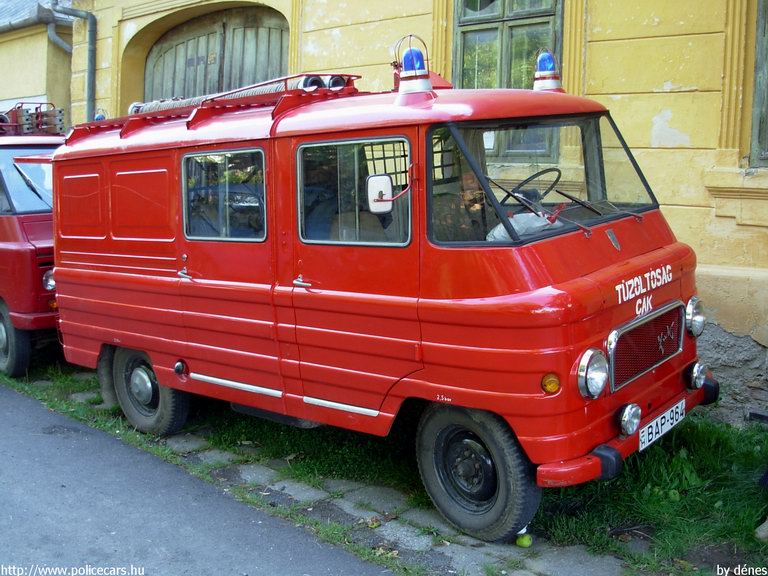 Zuk, Cáki Önkéntes Tûzoltó Egyesület, fotó: dénes
Keywords: ÖTE tûzoltóautó BAP-964 hungarian Hungary fire firetruck magyar Magyarország tûzoltó tûzoltóság
