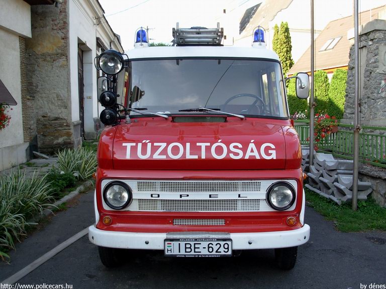 Opel Blitz, Önkéntes Tûzoltó Egyesület Kõszegdoroszló, fotó: dénes
Keywords: tûzoltóautó tûzoltó ÖTE tûzoltóság magyar Magyarország IBE-629 hungarian Hungary fire firetruck