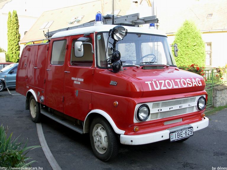 Opel Blitz, Önkéntes Tûzoltó Egyesület Kõszegdoroszló, fotó: dénes
Keywords: tûzoltóautó tûzoltó ÖTE tûzoltóság magyar Magyarország IBE-629 hungarian Hungary fire firetruck