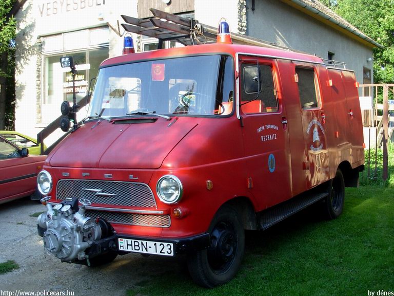 Opel Blitz, Kõszegszerdahelyi Önkéntes Tûzoltó Egyesület, fotó: dénes
Keywords: tûzoltóautó tûzoltó ÖTE tûzoltóság magyar Magyarország HBN-123 hungarian Hungary fire firetruck