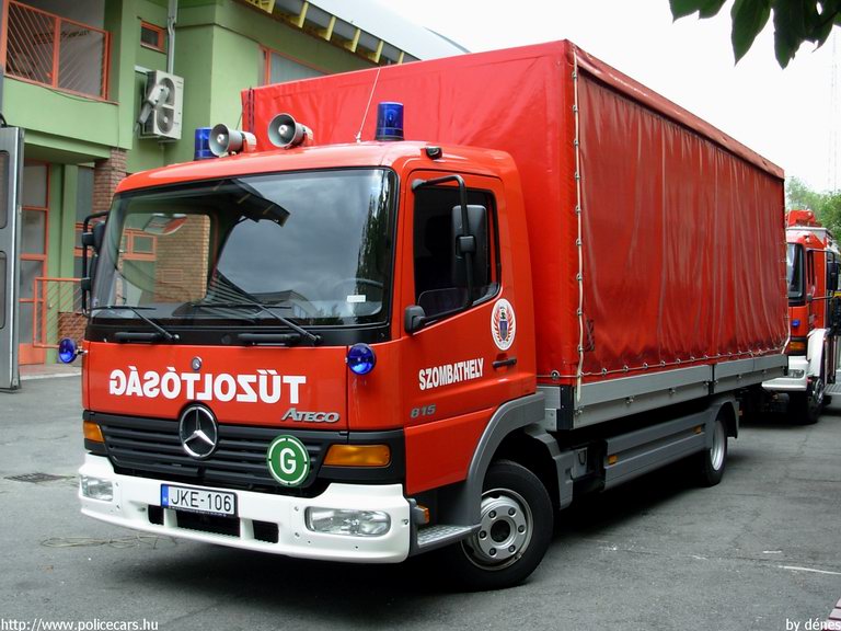 Mercedes-Benz Atego 815 tömlõszállító, Szombathelyi Hivatásos Önkormányzati Tûzoltóság, fotó: dénes
Keywords: HÖT tûzoltóautó magyar Magyarország tûzoltó tûzoltóság JKE-106 fire firetruck Hungary hungarian