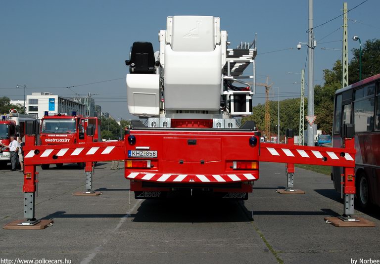 Renault Premium 420.26 Bronto Skylift F53RL, fotó: Norbee
Keywords: HÖT tûzoltóautó magyar Magyarország tûzoltó tûzoltóság KHZ-856 fire firetruck Hungary hungarian