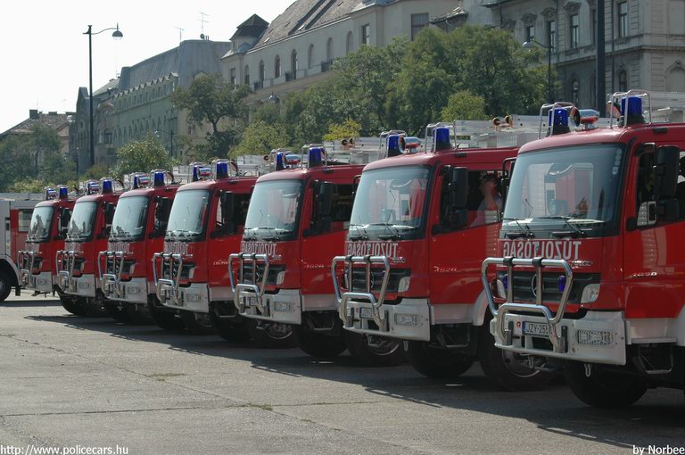 Mercedes Atego, fotó: Norbee
Keywords: tûzoltóautó magyar Magyarország tûzoltó tûzoltóság JZY- fire firetruck Hungary hungarian