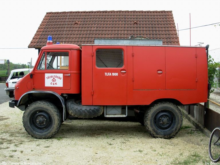 Mercedes-Benz Unimog 404, Cáki Önkéntes Tûzoltó Egyesület, a kép Szombathelyen készült, fotó: dénes
Keywords: ÖTE tûzoltóautó hungarian Hungary fire firetruck magyar Magyarország tûzoltó tûzoltóság