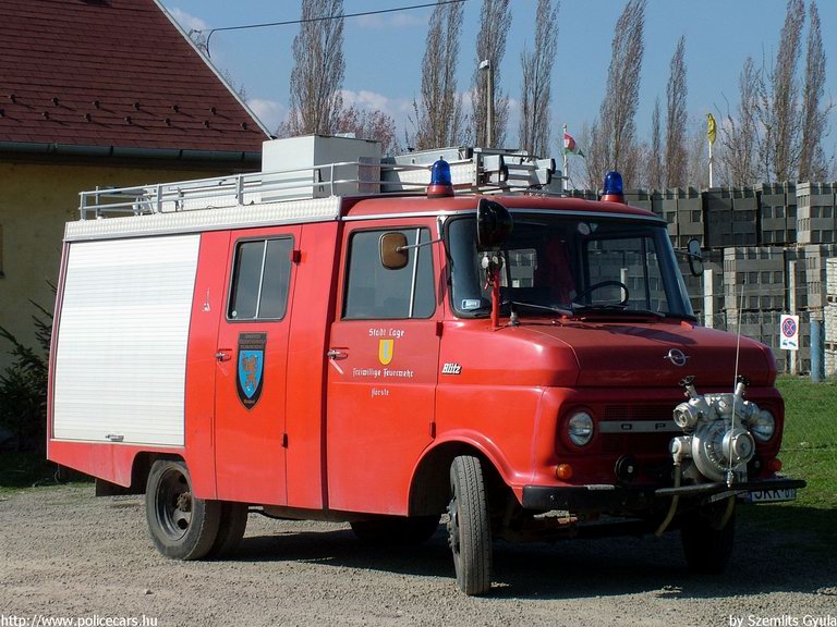 Opel Blitz, Pilisborosjenõi Önkéntes Tûzoltó Egyesület, fotó: Szemlits Gyula
Keywords: tûzoltóautó tûzoltó ÖTE tûzoltóság magyar Magyarország JKK-615 hungarian Hungary fire firetruck