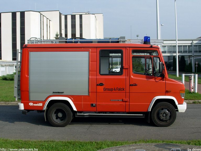 Mercedes-Benz 814D Rosenbauer 1000, Szentgotthárd, Létesítményi Tûzoltóság Opel gyár, fotó: dénes
Keywords: tûzoltóautó