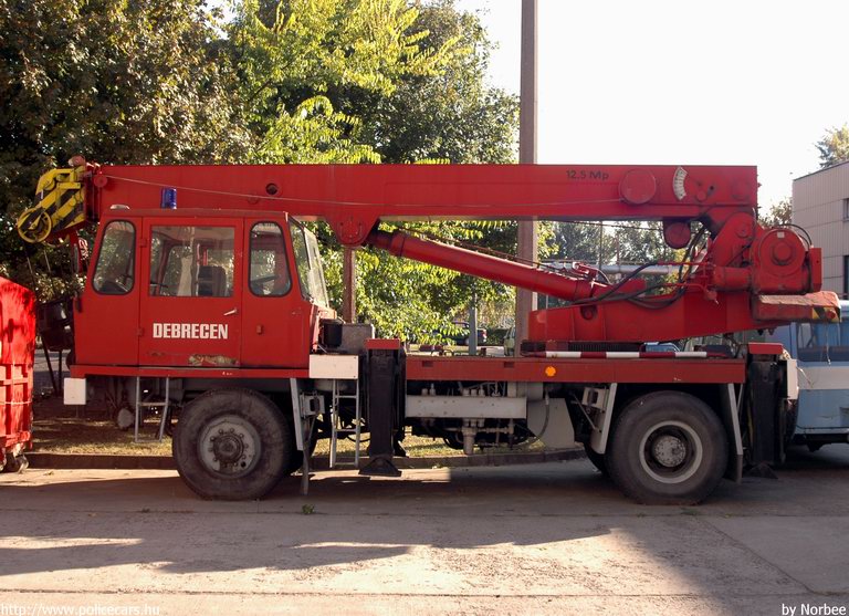 Ifa Phanther ADK-125, Debreceni Hivatásos Önkormányzati Tûzoltóság, fotó: Norbee
Keywords: HÖT tûzoltóautó magyar Magyarország tûzoltó tûzoltóság AYA-555 fire firetruck Hungary hungarian