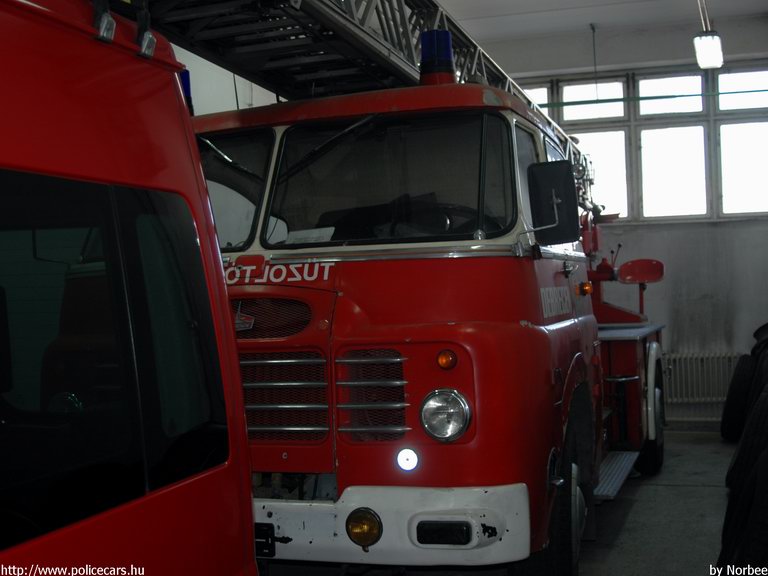 Csepel 710, Debreceni Hivatásos Önkormányzati Tûzoltóság, fotó: Norbee
Keywords: HÖT tûzoltóautó magyar Magyarország tûzoltó tûzoltóság  fire firetruck Hungary hungarian