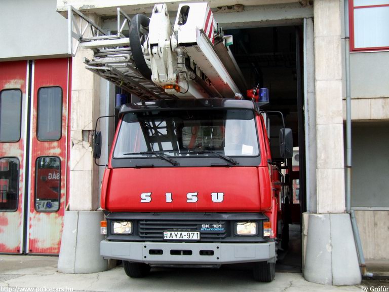 Sisu, Székesfehérvári Hivatásos Önkormányzati Tûzoltóság, fotó: Grófúr
Keywords: HÖT tûzoltóautó magyar Magyarország tûzoltó tûzoltóság AYA-971 fire firetruck Hungary hungarian