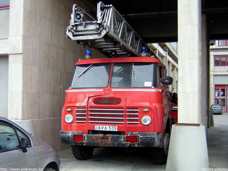 Csepel 710, Székesfehérvár, fotó: Gzozzo pictures
Keywords: tûzoltóautó magyar Magyarország tûzoltó tûzoltóság AYA-535 fire firetruck Hungary hungarian