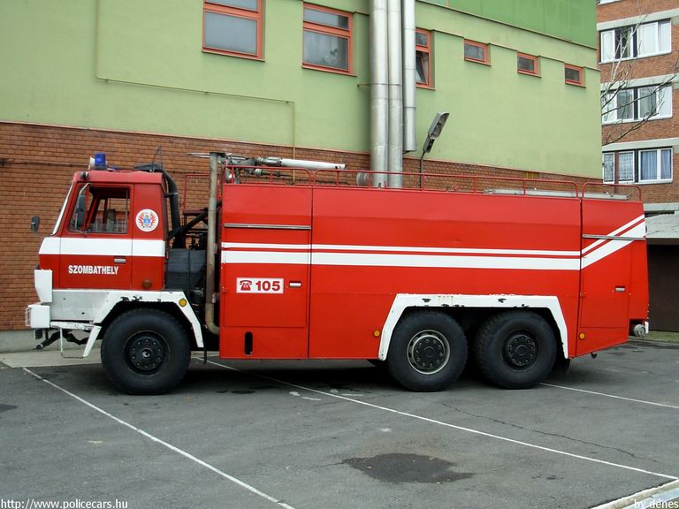 Tatra CAS T815 Karosa vízszállító, Szombathelyi Hivatásos Önkormányzati Tûzoltóság, fotó: dénes
Keywords: HÖT tûzoltóautó magyar Magyarország tûzoltó tûzoltóság AYA-586 fire firetruck Hungary hungarian