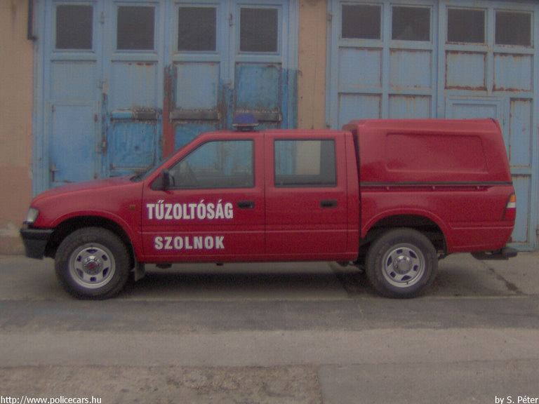 Opel Campo, Szolnoki Hivatásos Önkormányzati Tûzoltóság, fotó: S. Péter
Keywords: HÖT tûzoltóautó magyar Magyarország tûzoltó tûzoltóság HOM-203 fire firetruck Hungary hungarian