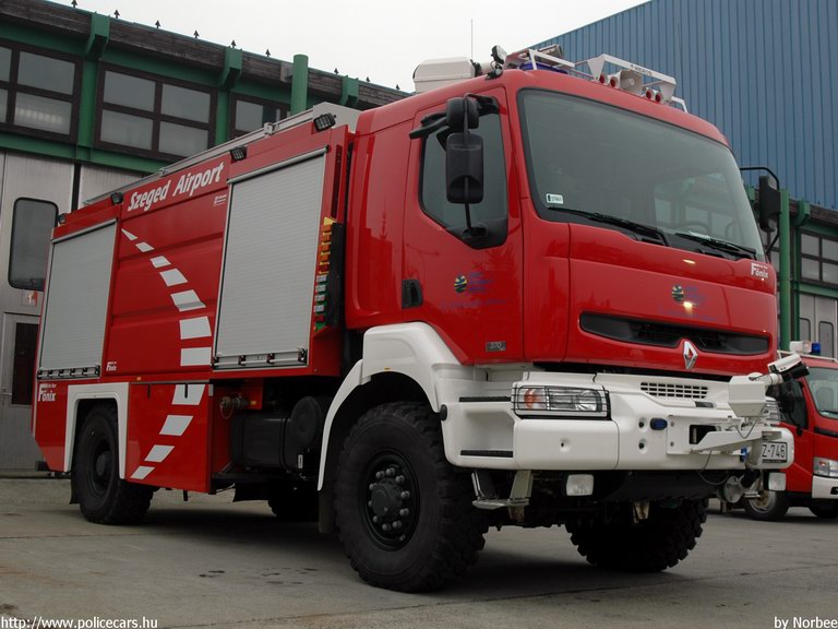 Renault Fõnix, Szeged Airport, fotó: Norbee
Keywords: JSZ-746 tûzoltóautó létesítményi tûzoltóság