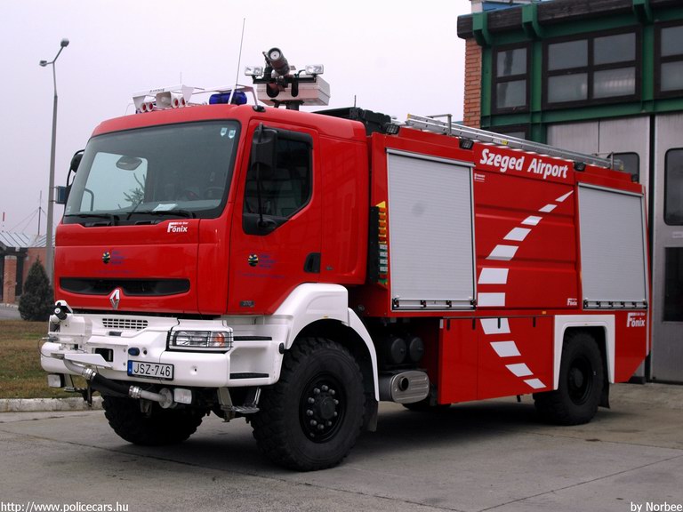 Renault Fõnix, Szeged Airport, fotó: Norbee
Keywords: JSZ-746 tûzoltóautó létesítményi tûzoltóság