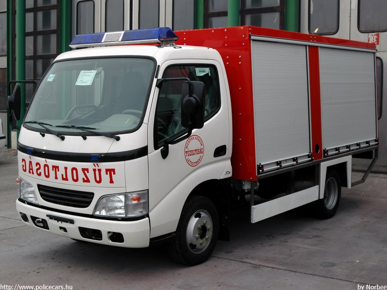 Toyota Dyna, Richter Gedeon Nyrt. Létesítményi Tûzoltóság, Budapest, fotó: Norbee
Keywords: tûzoltó tûzoltóautó tûzoltóság magyar Magyarország létesítményi KMC-255