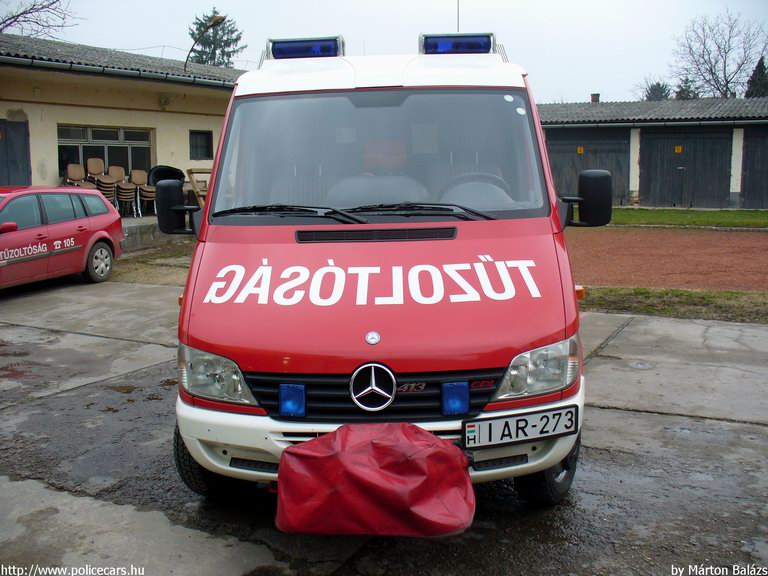 Mercedes Sprinter, Marcali Hivatásos Önkormányzati Tûzoltóság, fotó: Márton Balázs
Keywords: HÖT tûzoltóautó magyar Magyarország tûzoltó tûzoltóság IAR-273 fire firetruck Hungary hungarian