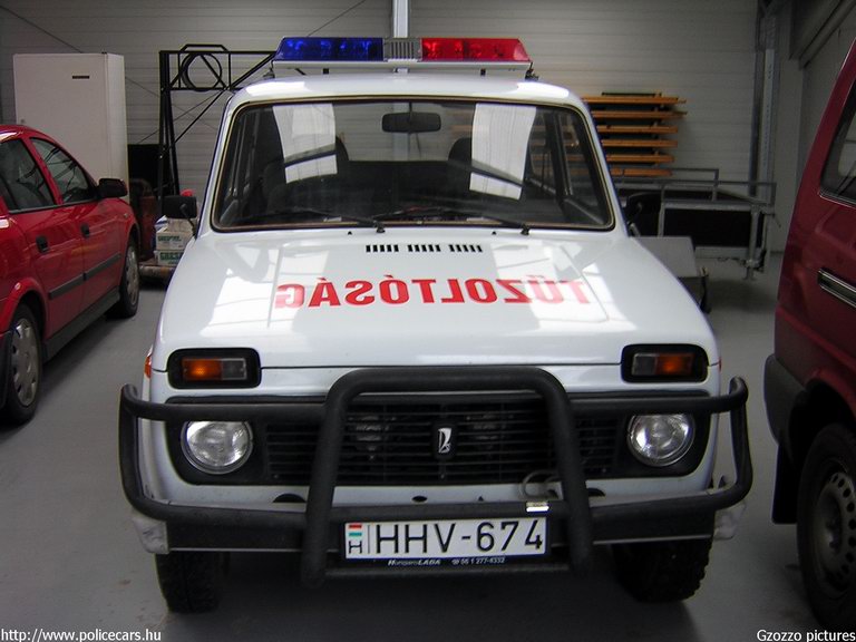 Lada Niva, Sárbogárdi Hivatásos Önkormányzati Tûzoltóság, fotó: Gzozzo pictures
Keywords: tûzoltóautó HÖT vaz magyar Magyarország tûzoltó tûzoltóság HHV-674 fire firetruck Hungary hungarian