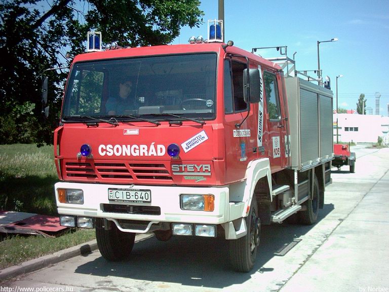 Steyr 13s23 Bronto-Saurus 2000, Csongrádi Hivatásos Önkormányzati Tûzoltóság, fotó: Norbee
Keywords: HÖT tûzoltóautó magyar Magyarország tûzoltó tûzoltóság CIB-640 fire firetruck Hungary hungarian
