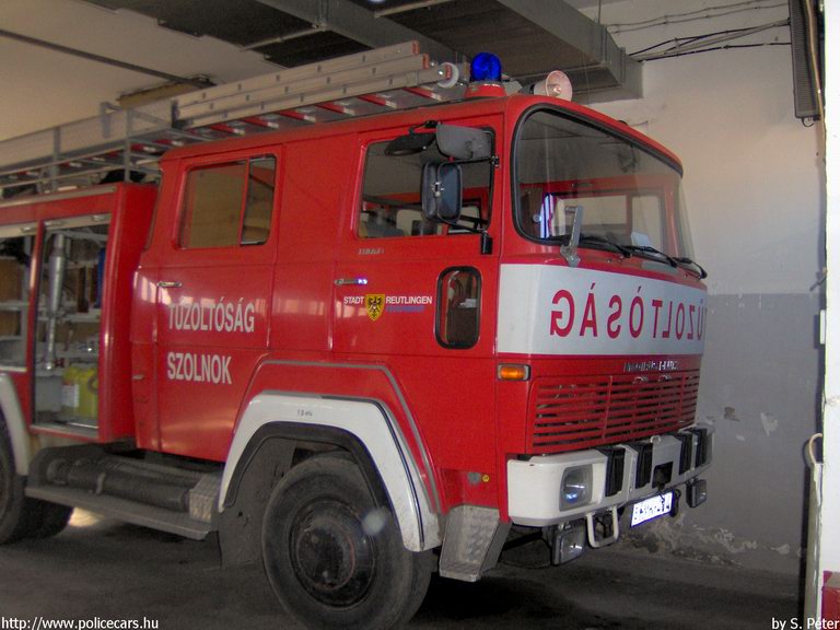 Magirus Deutz, Szolnoki Hivatásos Önkormányzati Tûzoltóság, fotó: S. Péter
Keywords: HÖT tûzoltóautó magyar Magyarország tûzoltó tûzoltóság  fire firetruck Hungary hungarian