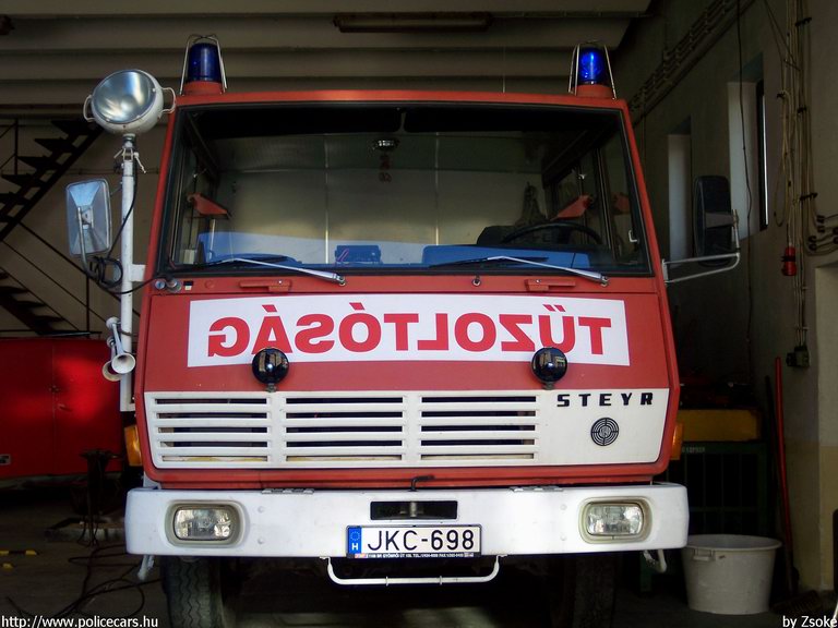 Steyr, Soproni Hivatásos Önkormányzati Tûzoltóság, fotó: Zsoké
Keywords: tûzoltóautó HÖT magyar Magyarország tûzoltó tûzoltóság JKC-698 fire firetruck Hungary hungarian