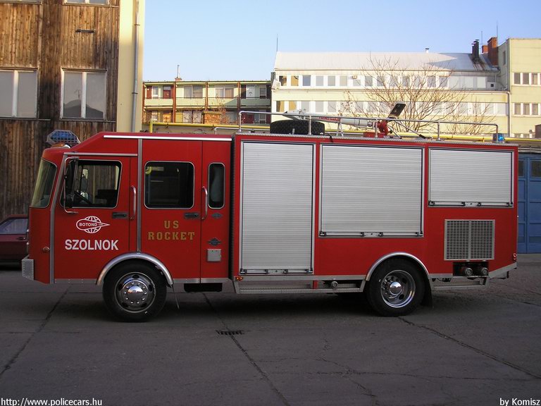 ERMI, Szolnoki Hivatásos Önkormányzati Tûzoltóság, fotó: Komisz
Keywords: HÖT tûzoltóautó magyar Magyarország tûzoltó tûzoltóság  fire firetruck Hungary hungarian