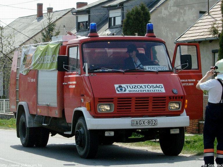 Steyr, Hosszúperesztegi Önkéntes Tûzoltó Egyesület, fotó: soptelaci
Keywords: tûzoltóautó tûzoltó ÖTE tûzoltóság magyar Magyarország AGX-802 hungarian Hungary fire firetruck