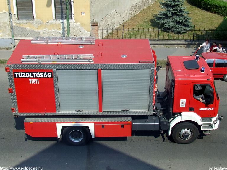 Renault Kerax 340, Miskolci Hivatásos Önkormányzati Tûzoltóság, fotó: bigdave
Keywords: tûzoltóautó HÖT magyar Magyarország tûzoltó tûzoltóság  fire firetruck Hungary hungarian