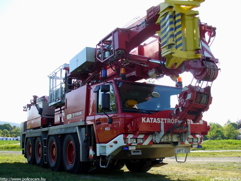 Faun ATF 60-4 Tadano, Pécsi Hivatásos Önkormányzati Tûzoltóság, fotó: Márton Balázs
Keywords: HÖT tûzoltóautó magyar Magyarország tûzoltó tûzoltóság HPT-020 fire firetruck Hungary hungarian