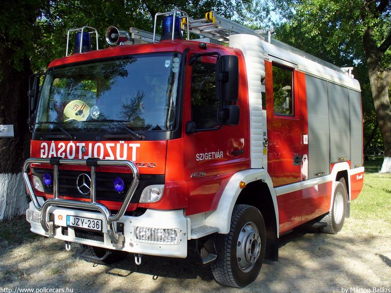 Mercedes Atego 1628 Rosenbauer TLF 4000 AT2, Szigetvári Hivatásos Önkormányzati Tûzoltóság, fotó: Márton Balázs
Keywords: HÖT tûzoltóautó magyar Magyarország tûzoltó tûzoltóság JZY-236 fire firetruck Hungary hungarian