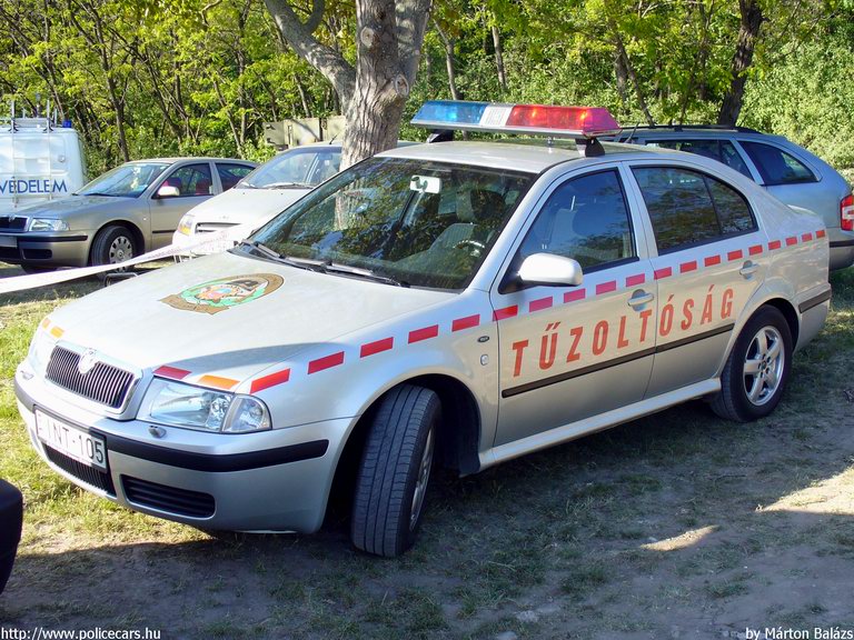 Skoda Octavia, Nyíregyházi Hivatásos Önkormányzati Tûzoltóság, fotó: Márton Balázs
Keywords: HÖT tûzoltóautó Nyíregyháza magyar Magyarország tûzoltó tûzoltóság INT-105 fire firetruck Hungary hungarian