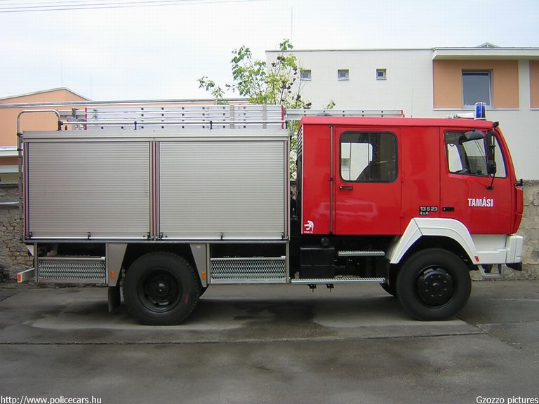 Steyr 13s23, Tamási Önkéntes Tûzoltóság, fotó: Gzozzo pictures
Keywords: ÖT tûzoltóautó magyar Magyarország tûzoltó tûzoltóság CIB-683 fire firetruck Hungary hungarian